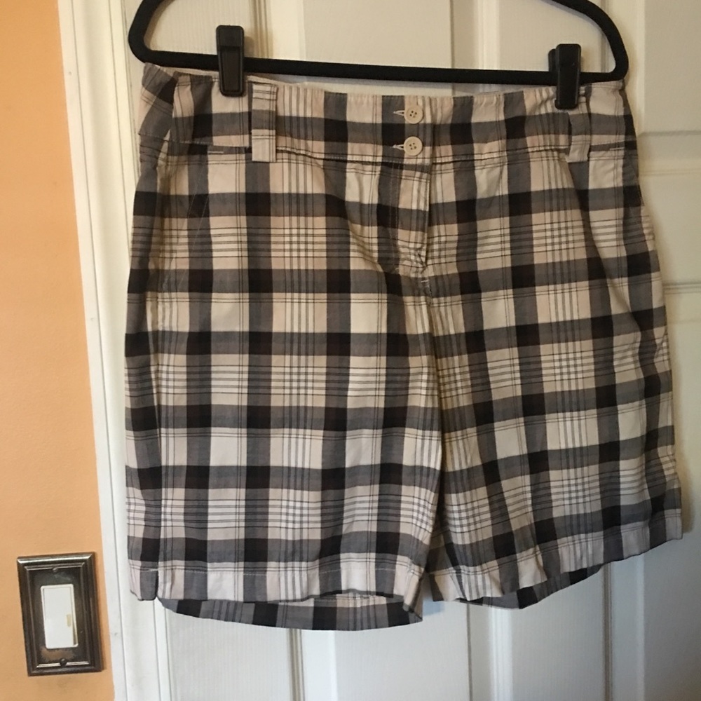 New York and Company Manhattan chino plaid shorts